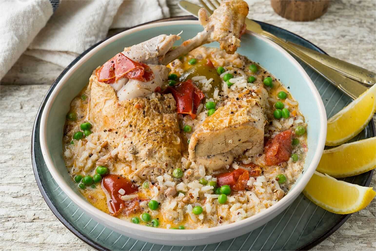 Bosto - kippenstoofpotje met rijst, erwten, tomaten en citroen